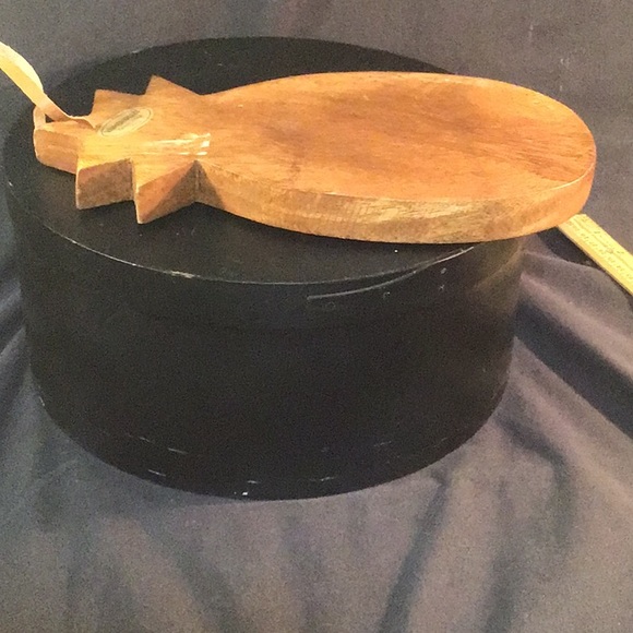 Waimea Valley Pineapple cutting board - Picture 9 of 12